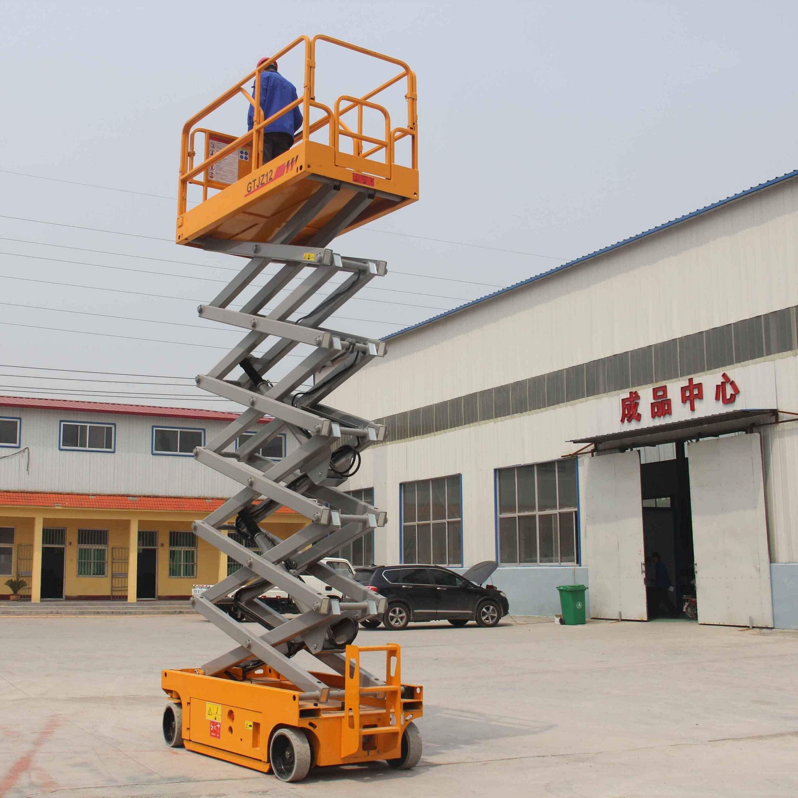 Lightweight mobile scissor lift